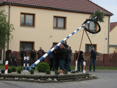 Krzyżowa Dolina: Drzewko i Chopska biesiada